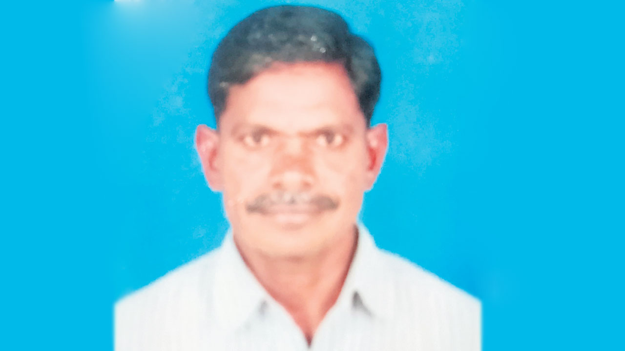 ఎండిన పంటలు.. ఇద్దరు రైతుల ఆత్మహత్య