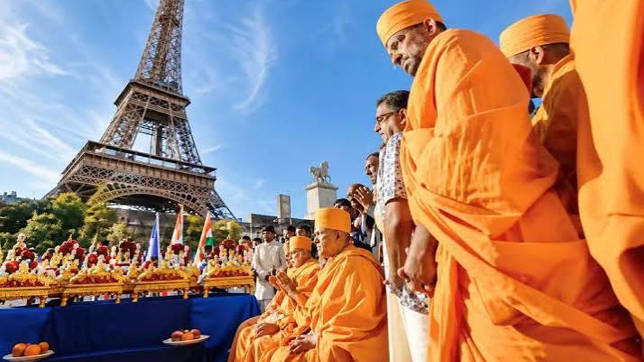 Eiffel Tower: మ‌హిళా సిబ్బంది తొల‌గింపు.. వైదొల‌గ‌నున్న ఈఫిల్ ట‌వ‌ర్ చీఫ్