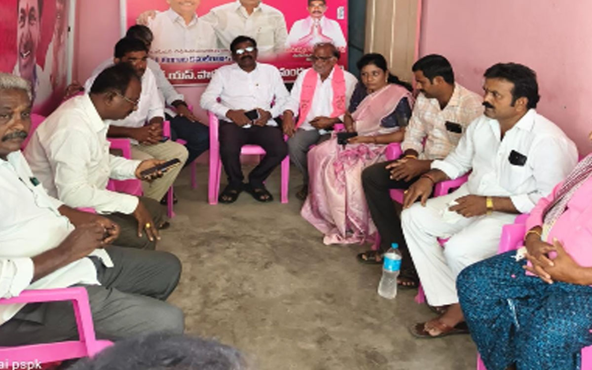 'అర్హులైన ప్రతి పట్టభద్రుడు ఓటరుగా నమోదు చేసుకోవాలి'