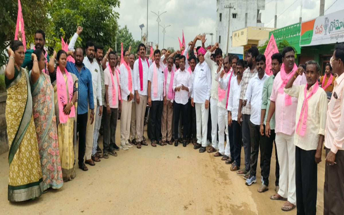 రాష్ట్రంలో ఎమర్జెన్సీ పాలన : మాజీ ఎమ్మెల్యే గాదరి కిశోర్ కుమార్