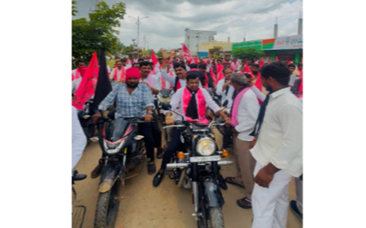 రాష్ట్రంలో ఎమర్జెన్సీ పాలన : మాజీ ఎమ్మెల్యే గాదరి కిశోర్ కుమార్