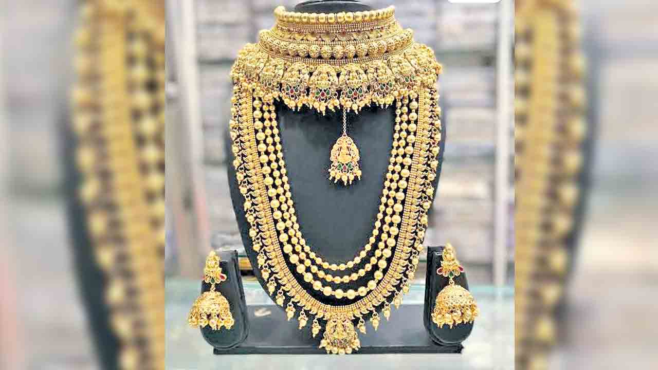 వన్నె తగ్గిన పుత్తడి