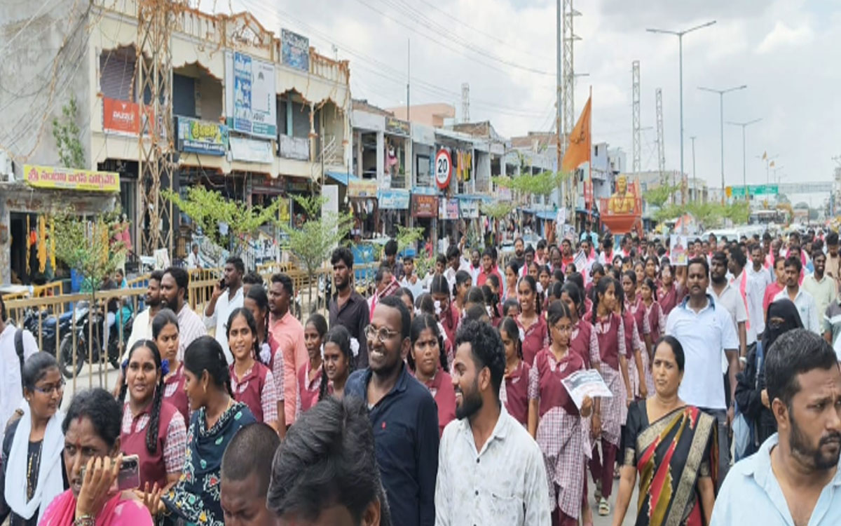 'వారంతా కలిసి కాంగ్రెస్ను బొంద పెట్టడం ఖాయం'