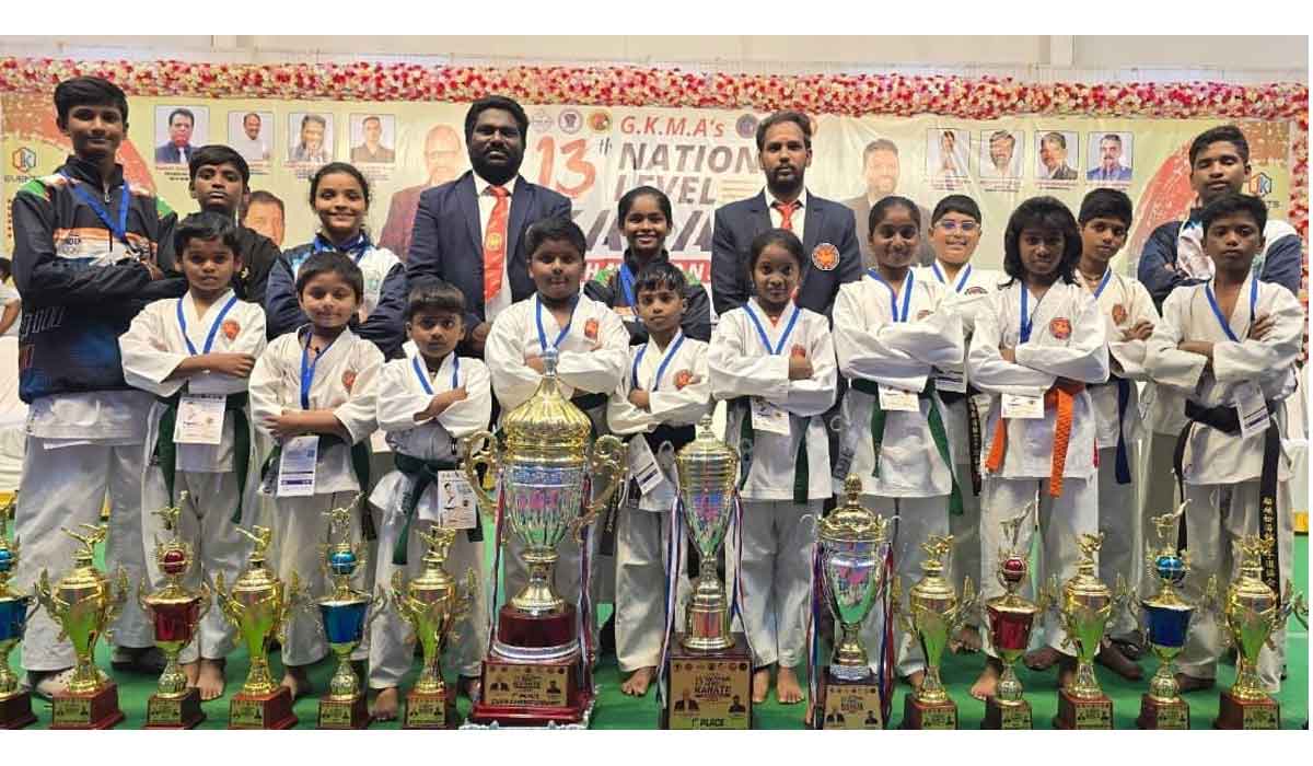 GodavariKhani | జాతీయ స్థాయి కరాటే పోటీల్లో గోదావరిఖని విద్యార్థుల ప్రతిభ