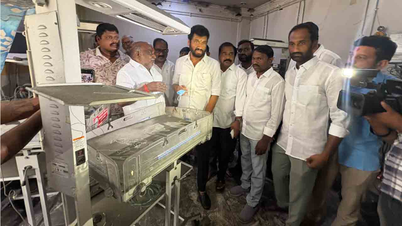 Adilabad RIMS |  ఏసీల మెయింటెనెన్స్ పట్టించుకోకపోవడం వల్లే ఇద్దరు చిన్నారులు మృతి చెందారు : మాజీ మంత్రి జోగు రామన్న