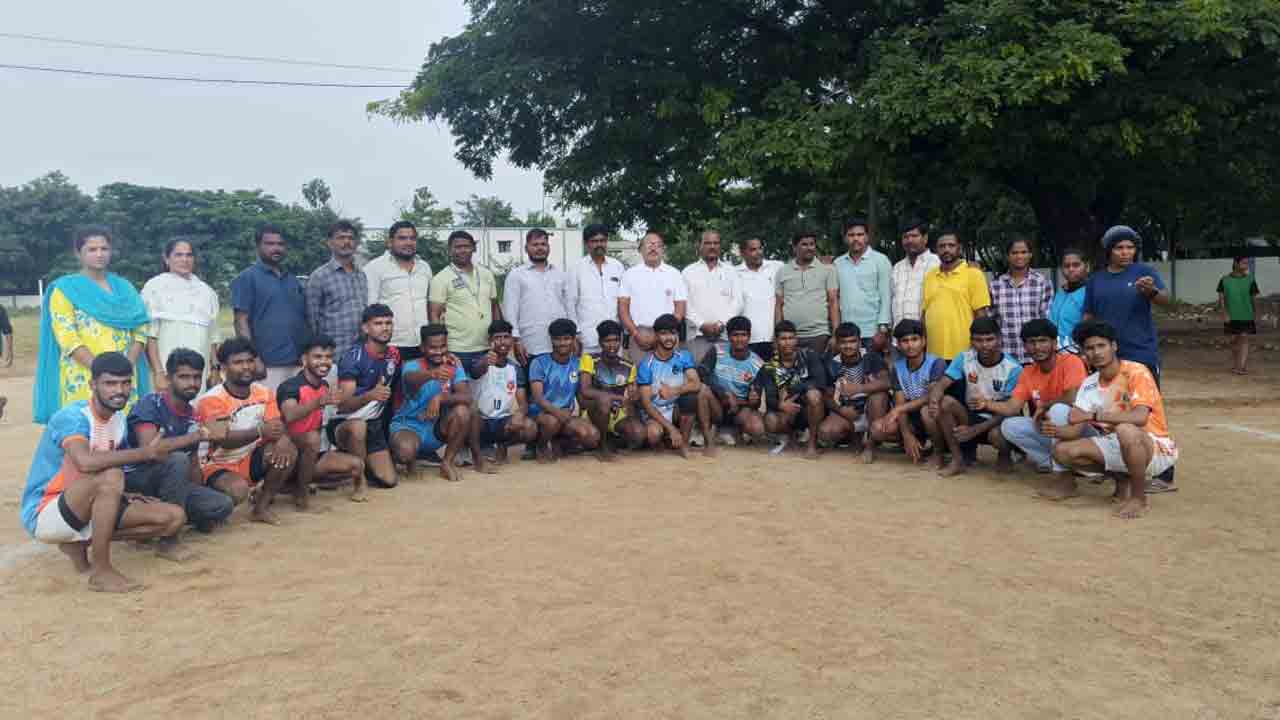 Kabaddi selections | పాపన్నపేటలో జిల్లాస్థాయి కబడ్డీ ఎంపికలు