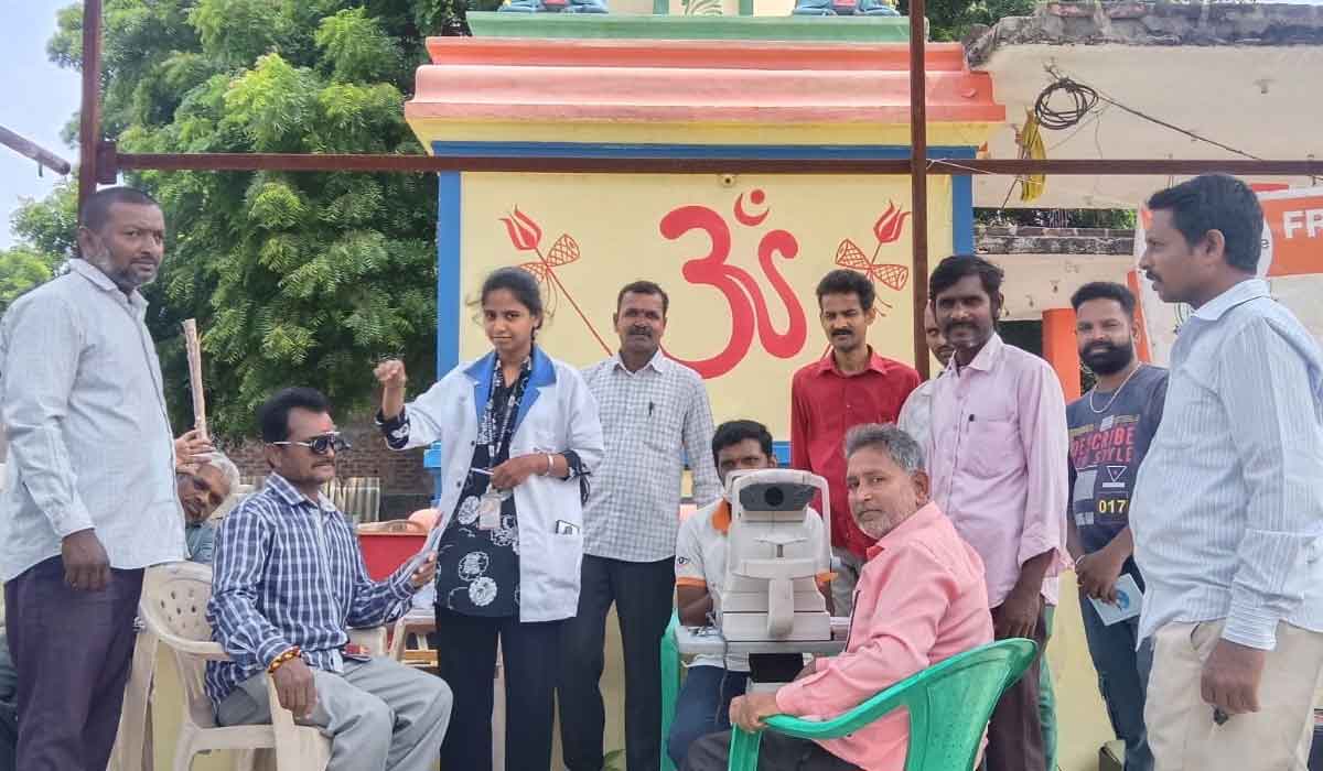 Sagara Sangham | సగర సంఘం గుండ్లసింగారం కమిటీ ఆధ్వర్యంలో ఉచిత కంటి వైద్య శిబిరం