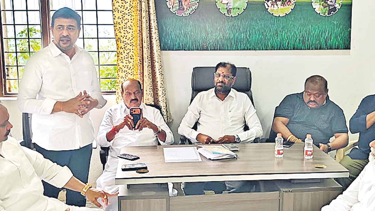 భవన నిర్మాణంలో భాగస్వాములవ్వండి