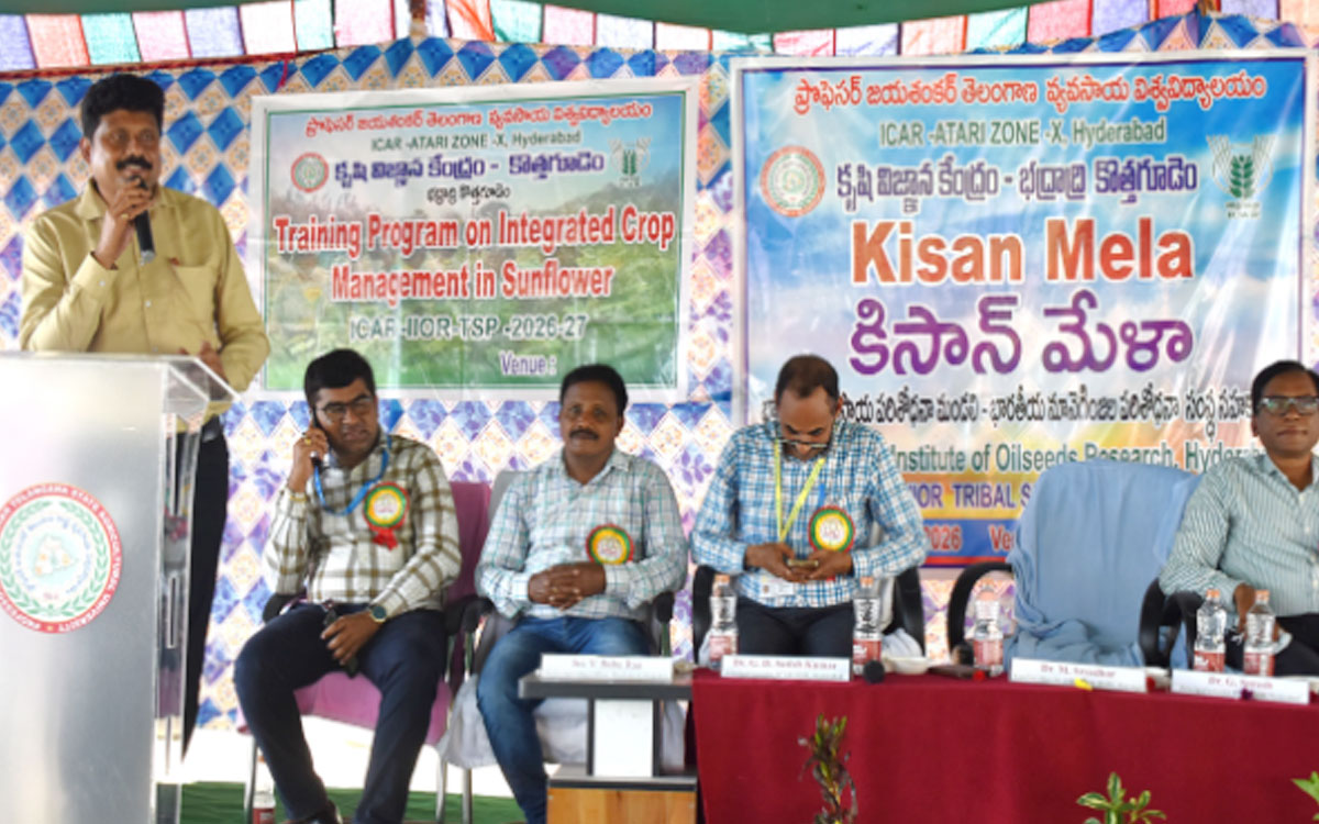 గిరిజన రైతులకు పొద్దుతిరుగుడు సాగుపై అవగాహన