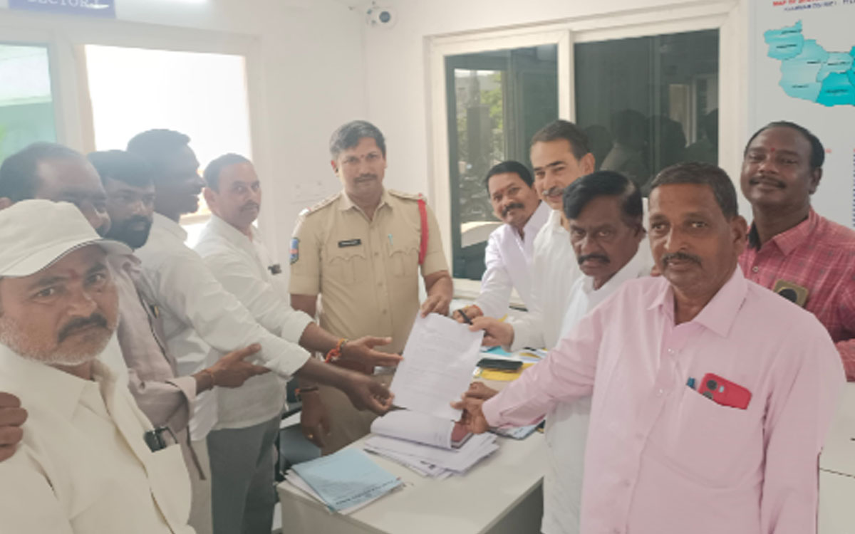 ‘ఎమ్మెల్యే శంకరయ్యపై కేసు నమోదు చేయాలి’