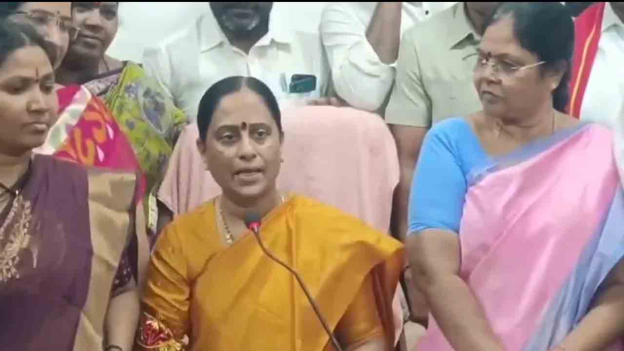 Konda Surekha | మిమ్మల్ని కొట్టాలంటే మగవాళ్లు అవసరం లేదు.. ఆడవాళ్లే కొడ్తరు : ఎమ్మెల్యే కొండా సురేఖ
