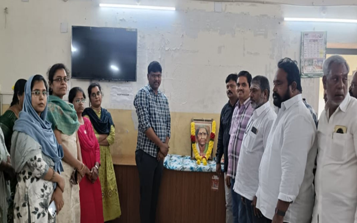 కొత్త‌గూడెం జ‌డ్పీ కార్యాల‌యంలో ఘనంగా చాకలి ఐలమ్మ జయంతి