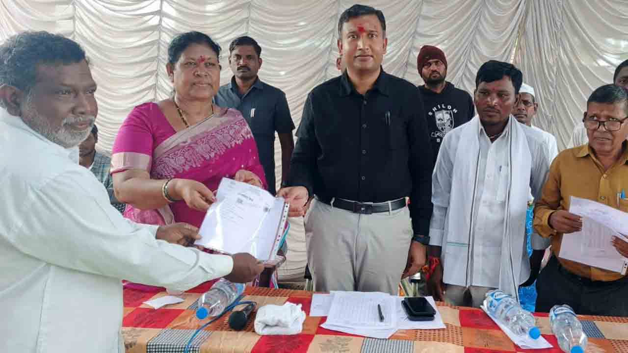 నార్నూర్, గాదిగూడ మండలాల అభివృద్ధికి సహకరించాలి : ఎమ్మెల్యే కోవ లక్ష్మి
