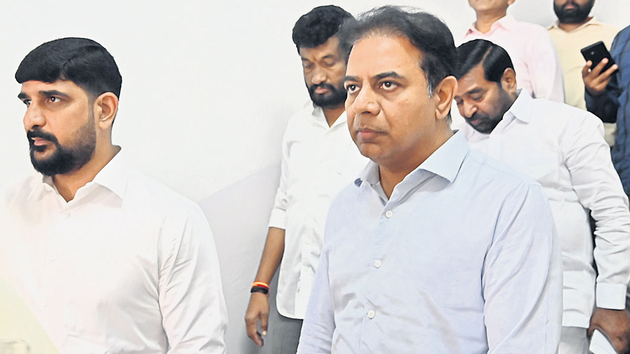 బీఆర్‌ఎస్‌ సభ్యులపై సస్పెన్షన్‌ వేటు