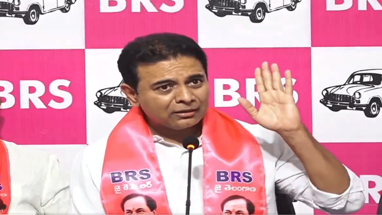 KTR | నేను అమెరికాలో ఉద్యోగం చేసి సంపాదించా.. గోడల మీద పెయింట్ వేసుకునే నీ సంగతి నాకు తెలియదా : కేటీఆర్