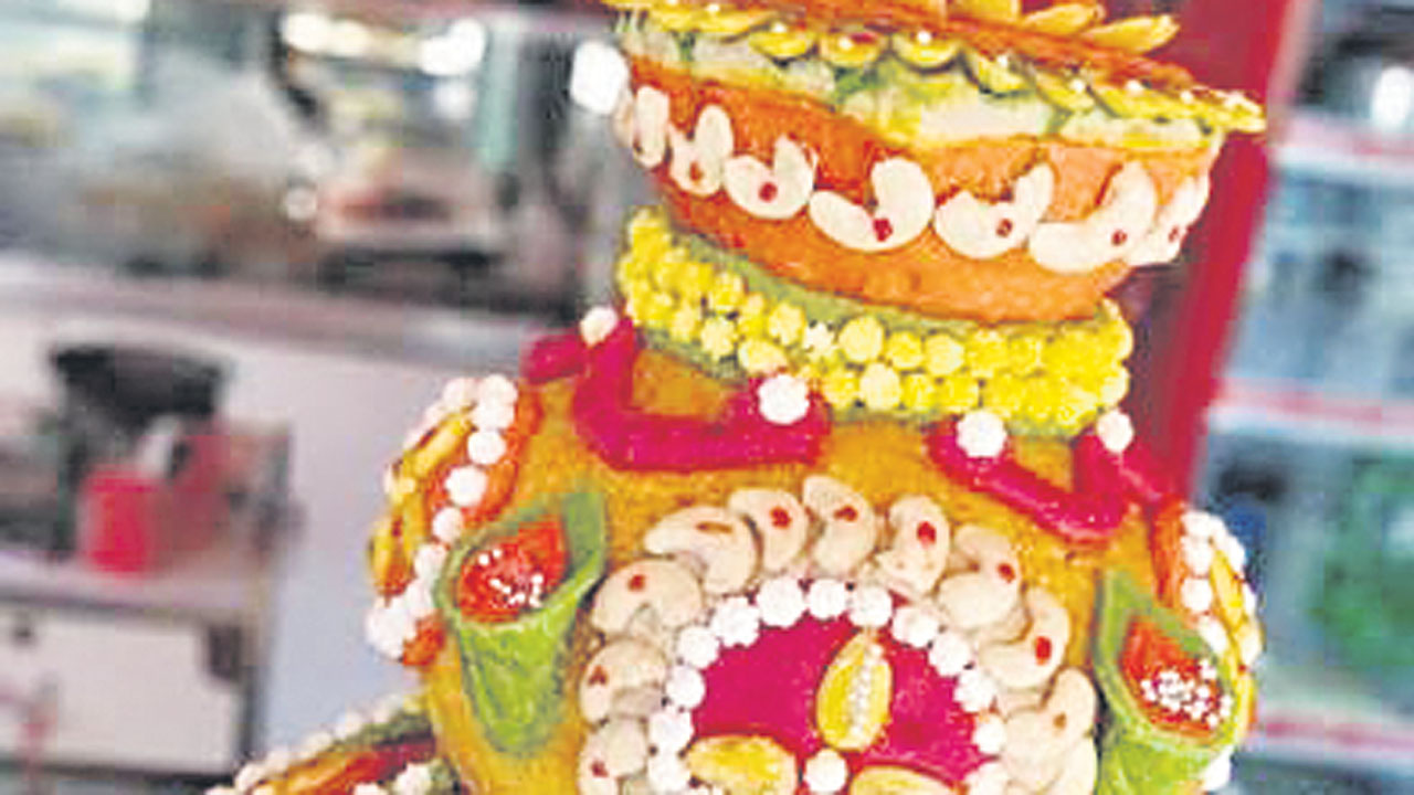 వినాయకుడి లడ్డూ అ‘ధర’హో..!
