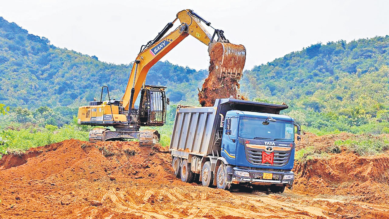 రిజర్వ్‌ ఫారెస్టులో హైవే విధ్వంసం?