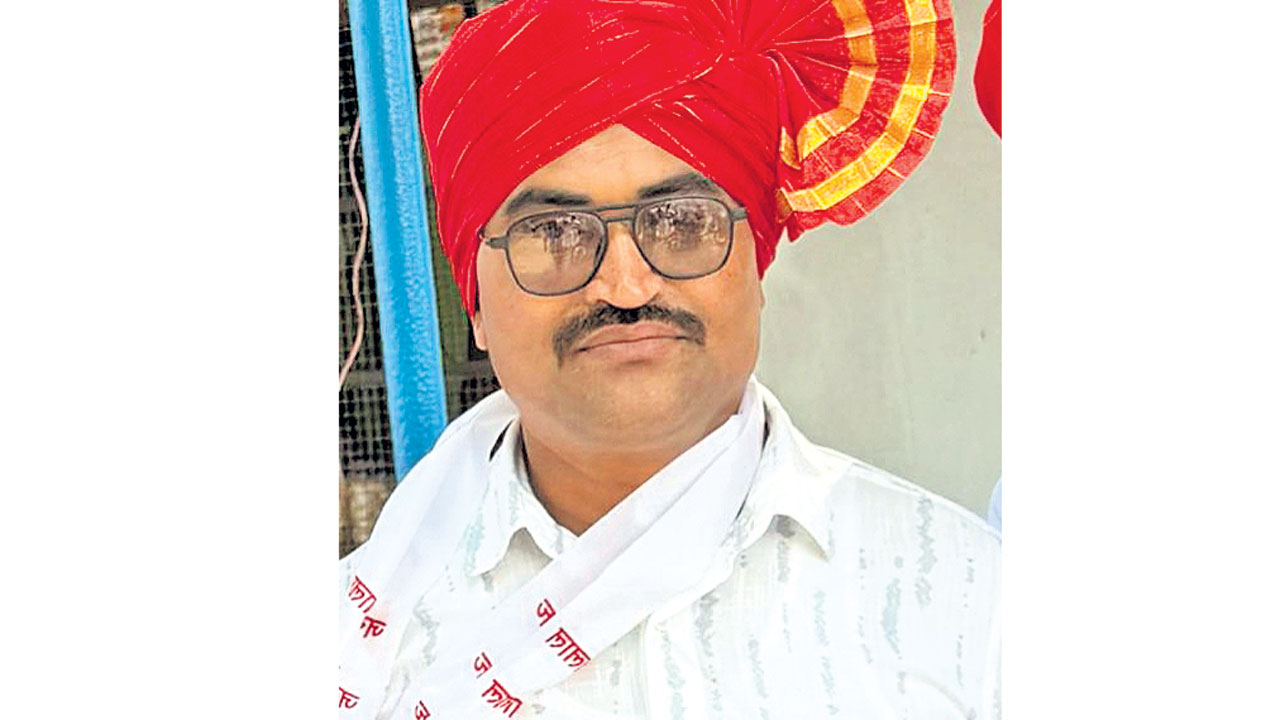 10 కోట్లతో ఉడాయించిన ఉపాధ్యాయుడు!