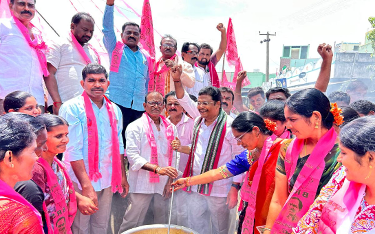'పసిబిడ్డ నుండి పండు ముసలి వరకు మోసం చేసిన కాంగ్రెస్‌'