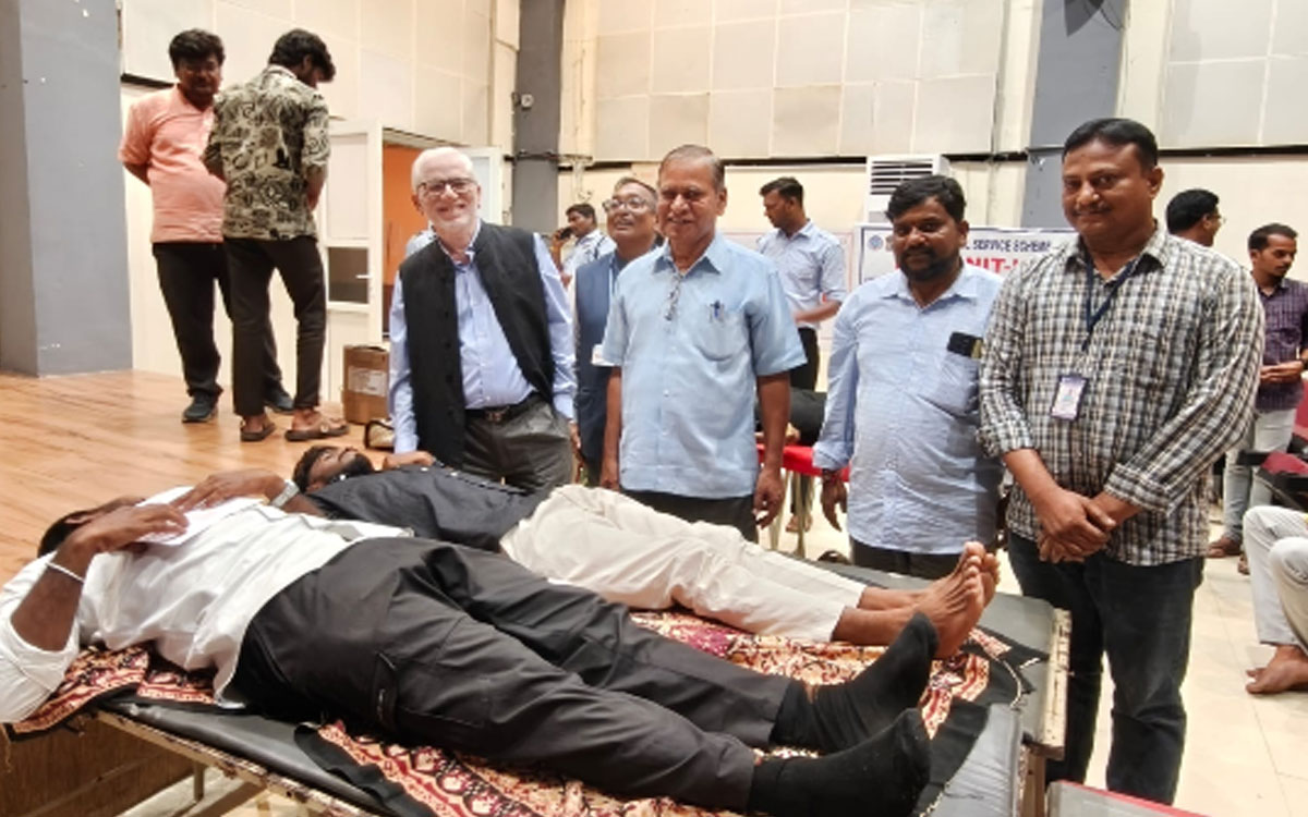 ఎంజీయూలో రక్తదాన శిబిరం