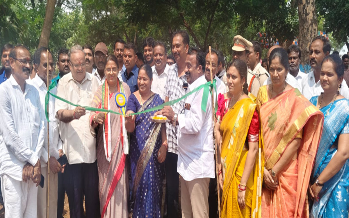 ‘క్రీడలు విద్యార్థుల్లో క్రమశిక్షణ, మానసిక ఉల్లాసాన్ని పెంపొందిస్తాయి’