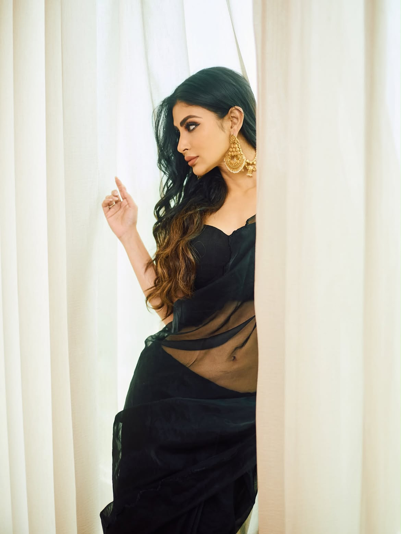 Mouni Roy11