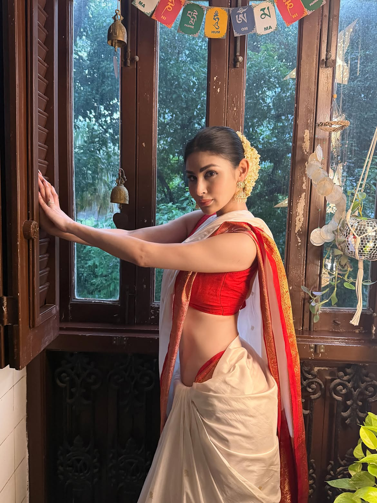 Mouni Roy12