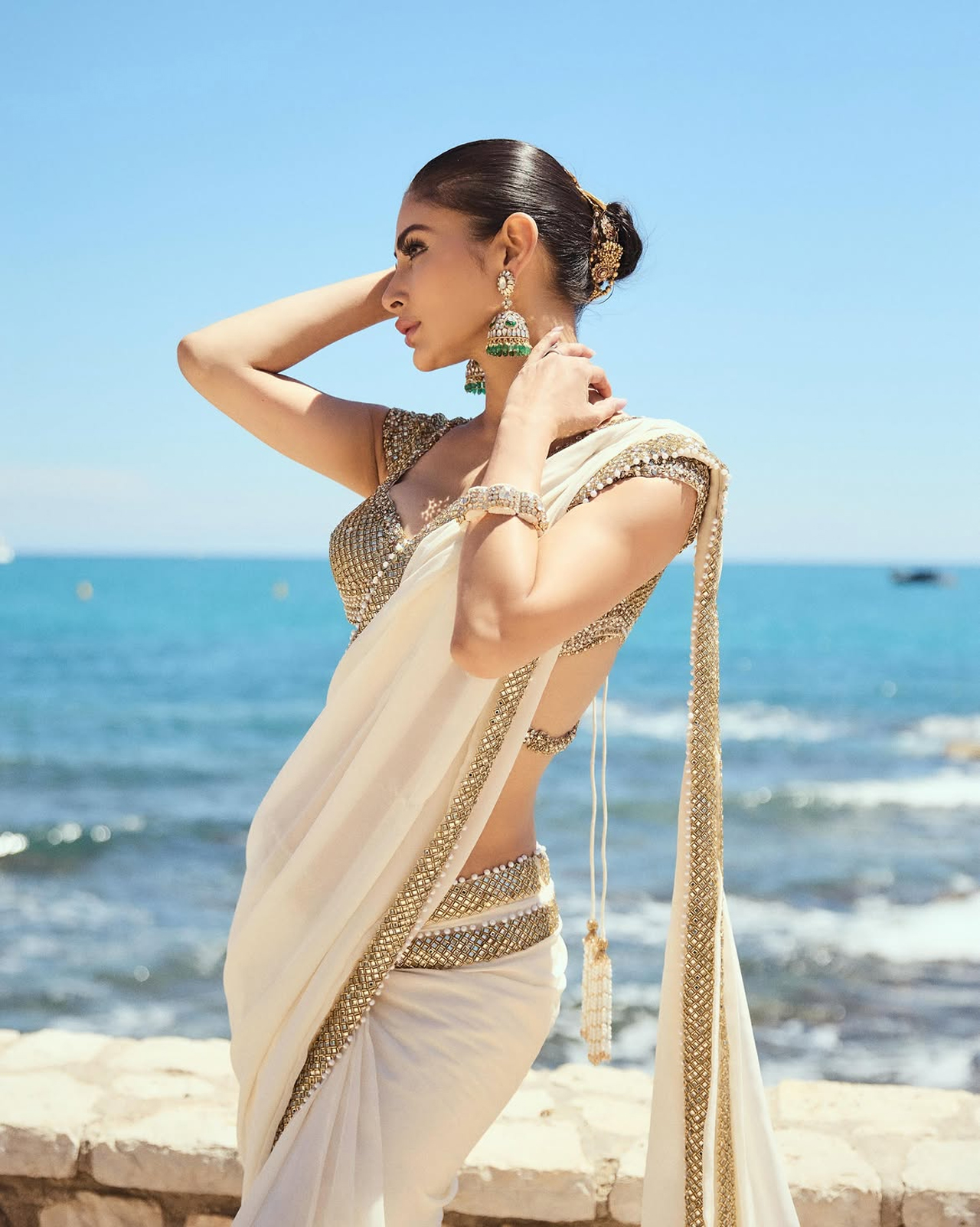 Mouni Roy14