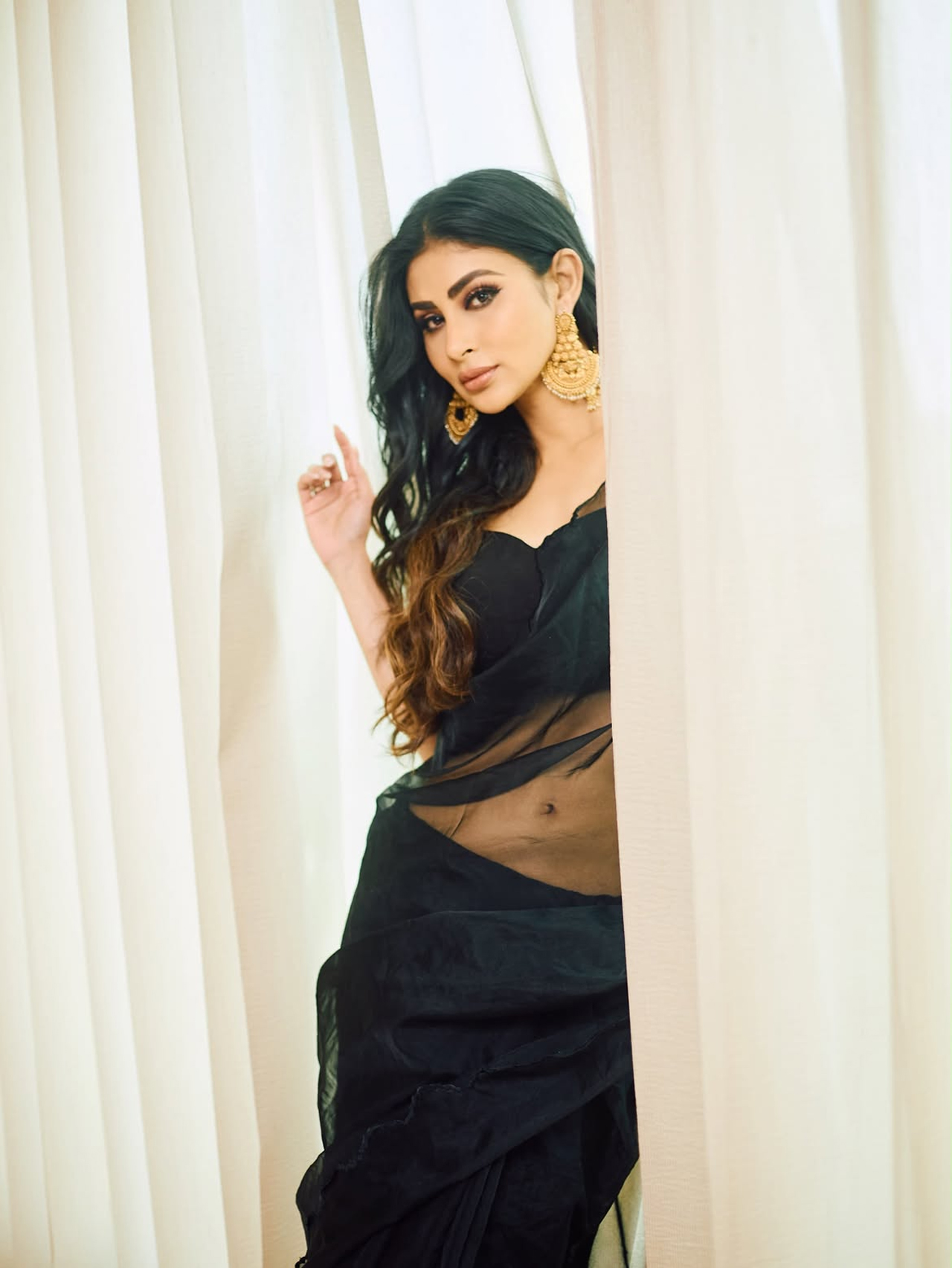 Mouni Roy6