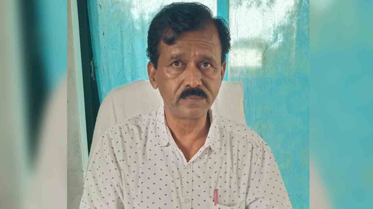 రాయపోల్ ఎంపీడీవోగా నరేందర్ రెడ్డి బాధ్యతలు స్వీకరణ