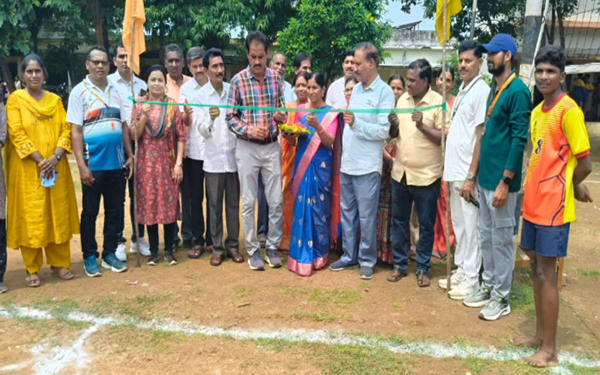 'శారీర‌క‌, మానసిక వికాసానికి క్రీడలు దోహదం'