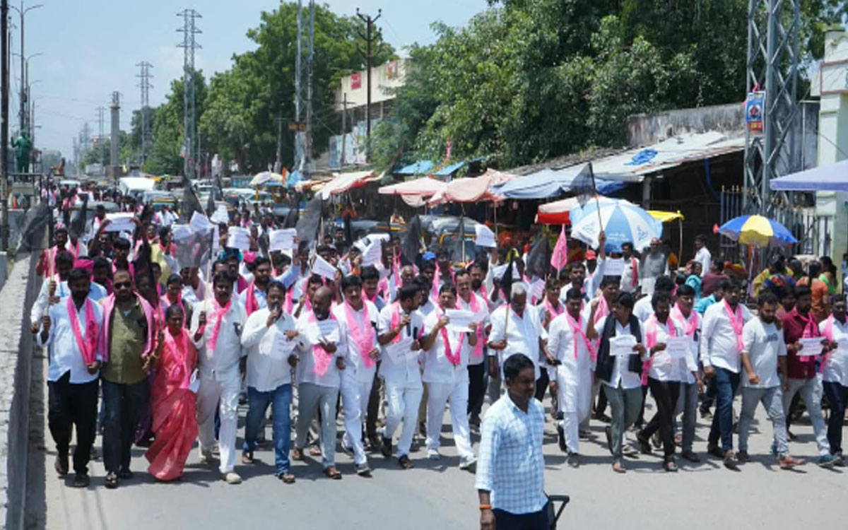 కాంగ్రెస్ ప్ర‌భుత్వంలో ప్ర‌జాస్వామ్యం ఖూనీ : మాజీ ఎమ్మెల్యే నల్లమోతు భాస్కర్‌రావు