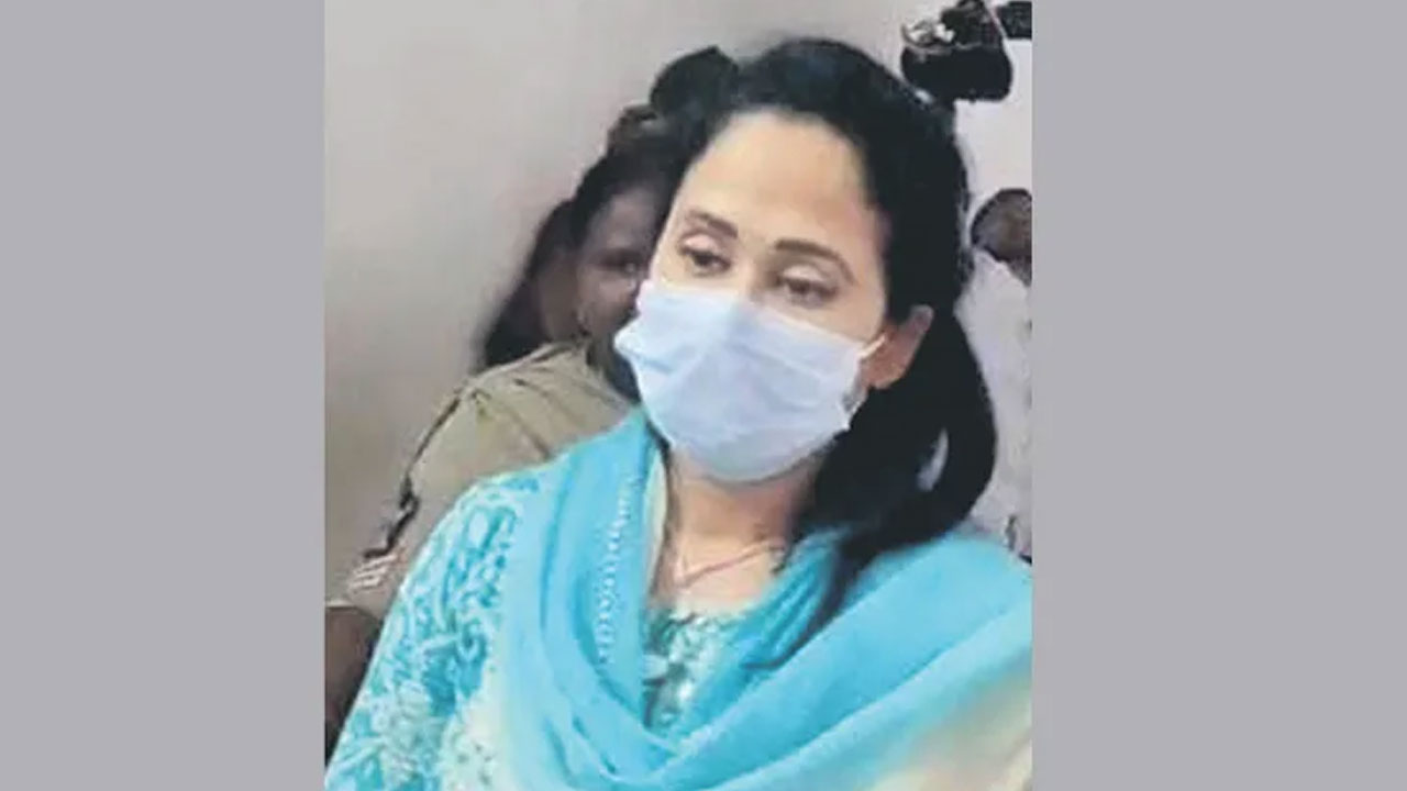 Nandu | యూట్యూబర్ నందనకు మూడు గంటల విచారణ..బిగ్ బాస్ కోస‌మే హైద‌రాబాద్ వ‌చ్చిందా?