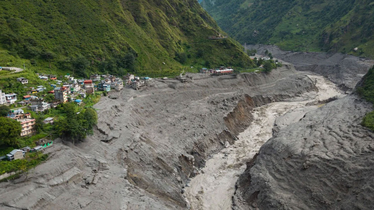 Nepal floods: నేపాల్ వ‌ర‌ద‌ల్లో 1000 దాటిన మృతుల సంఖ్య