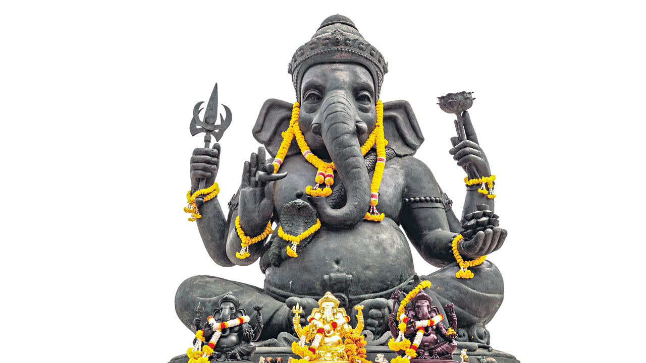 శ్రీ వరసిద్ధి వినాయక పూజా ప్రారంభః
