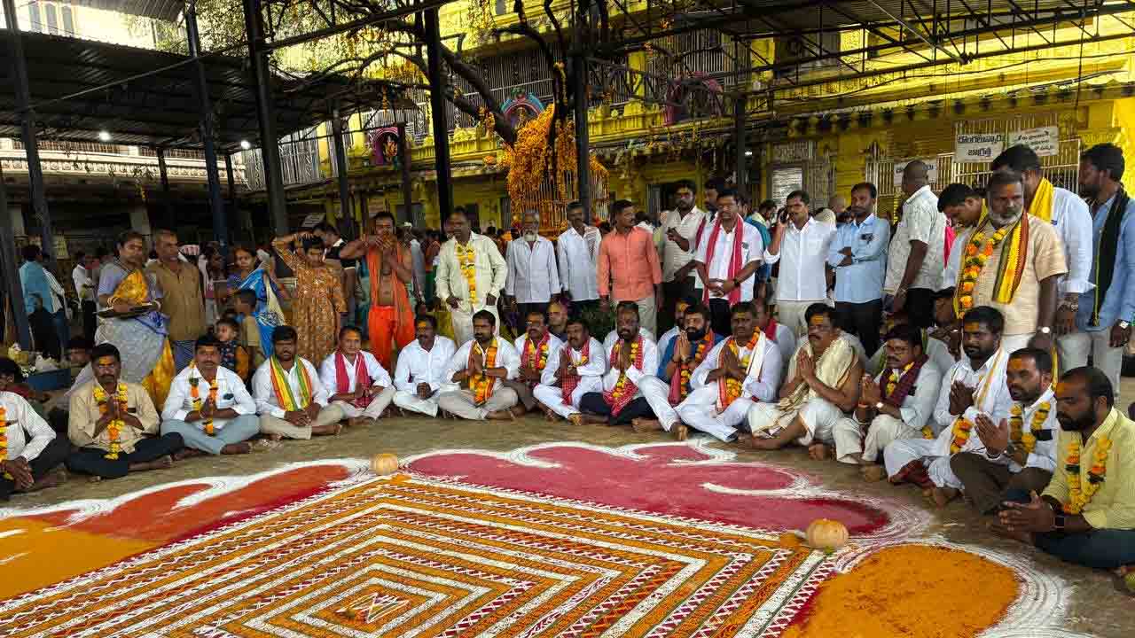 KCR | కేసీఆర్‌ ఆరోగ్యం ఉండాలని కొమురవెల్లి మల్లన్న ఆలయంలో ప్రత్యేక పూజలు