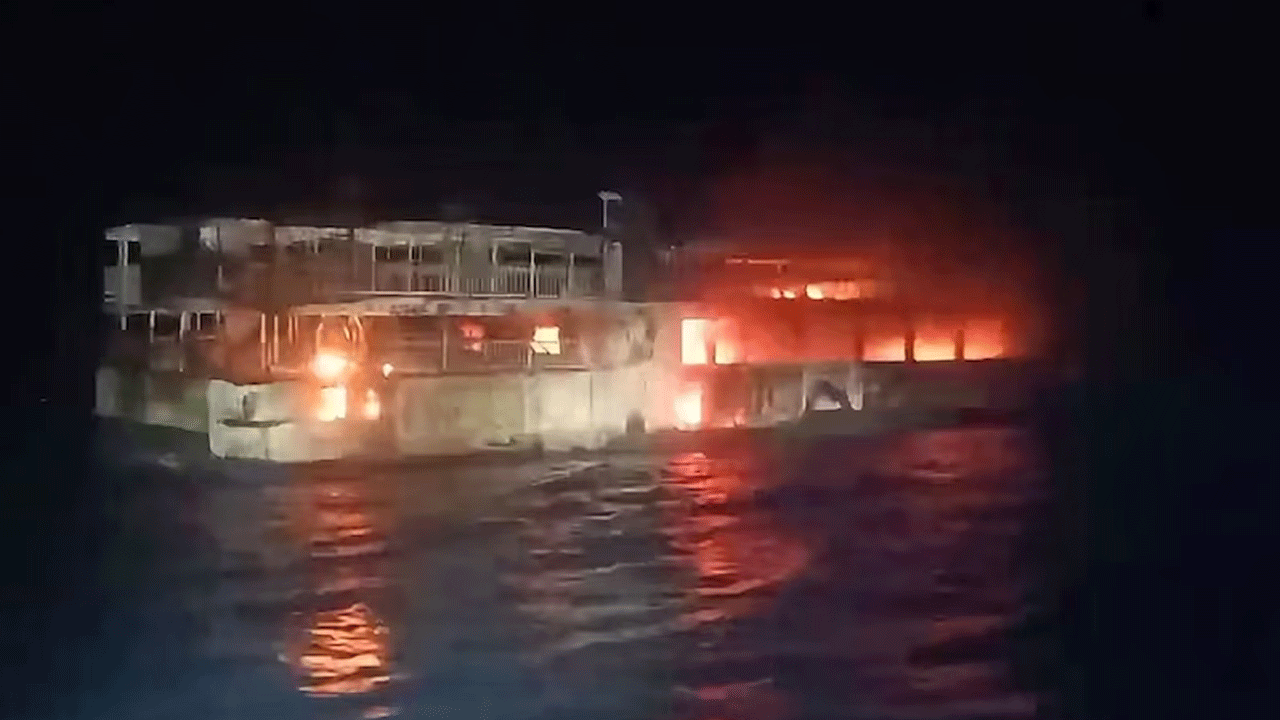 Philippines boat fire | ఫిలిప్పీన్స్ ప‌డ‌వ‌లో ఘోర  అగ్నిప్రమాదం.. ఐదుగురు మృతి, 87 మంది గల్లంతు