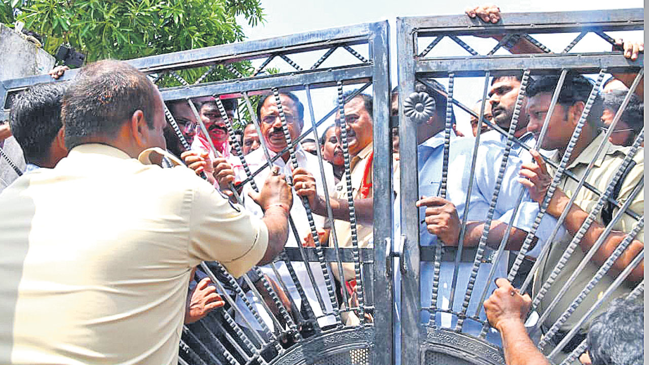 రైతులకు అండగా బీఆర్‌ఎస్‌ దళం
