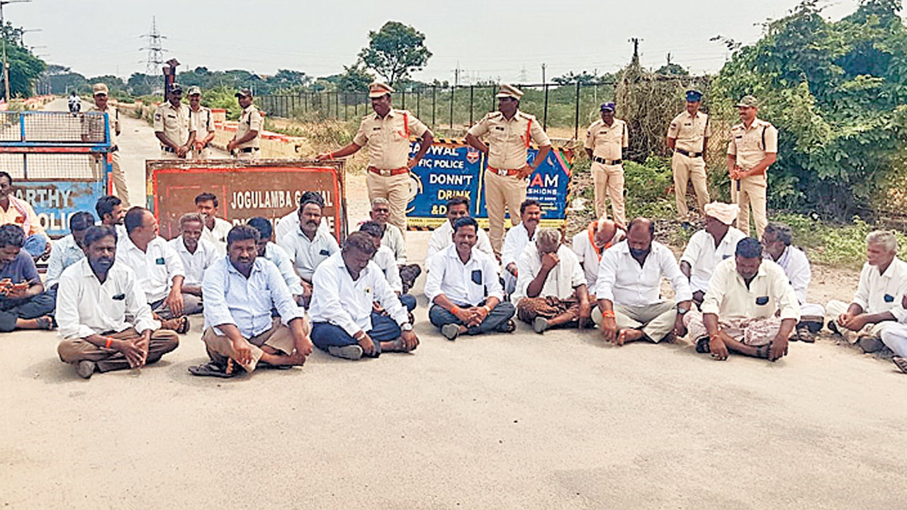 రైతు దెబ్బకు ఉరుకులు