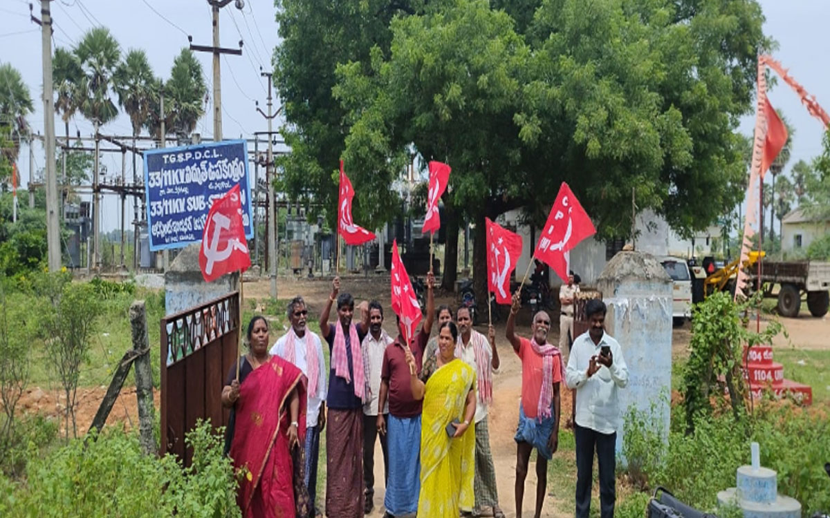 ఎండిపోయిన పంటలకు నష్ట పరిహారం ఇవ్వాలి : పాలడుగు ప్రభావతి