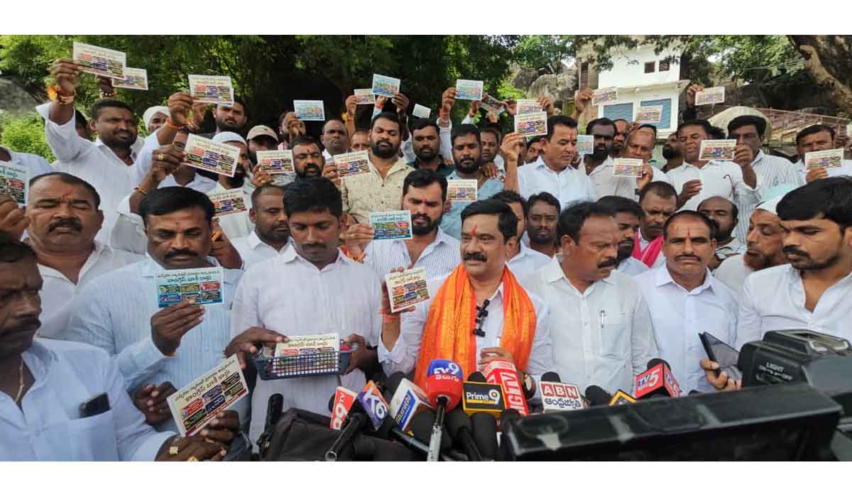 MLA Vemula Prashanth Reddy | కేసీఆర్ నామస్మరణ మాని ఎన్నికల హామీలు అమలు చేయండి.. మాజీ మంత్రి, ఎమ్మెల్యే వేముల ప్రశాంత్ రెడ్డి