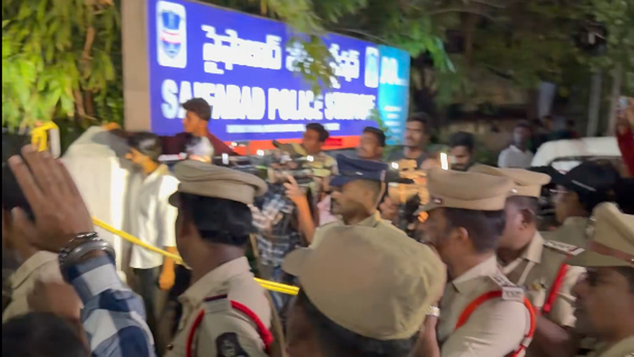 KTR | పోలీస్ స్టేషన్‌లోనే కేటీఆర్ సిబ్బందిపై దాడి.. ముసుగులతో వచ్చి దాడి చేసినా పట్టించుకోని పోలీసులు!