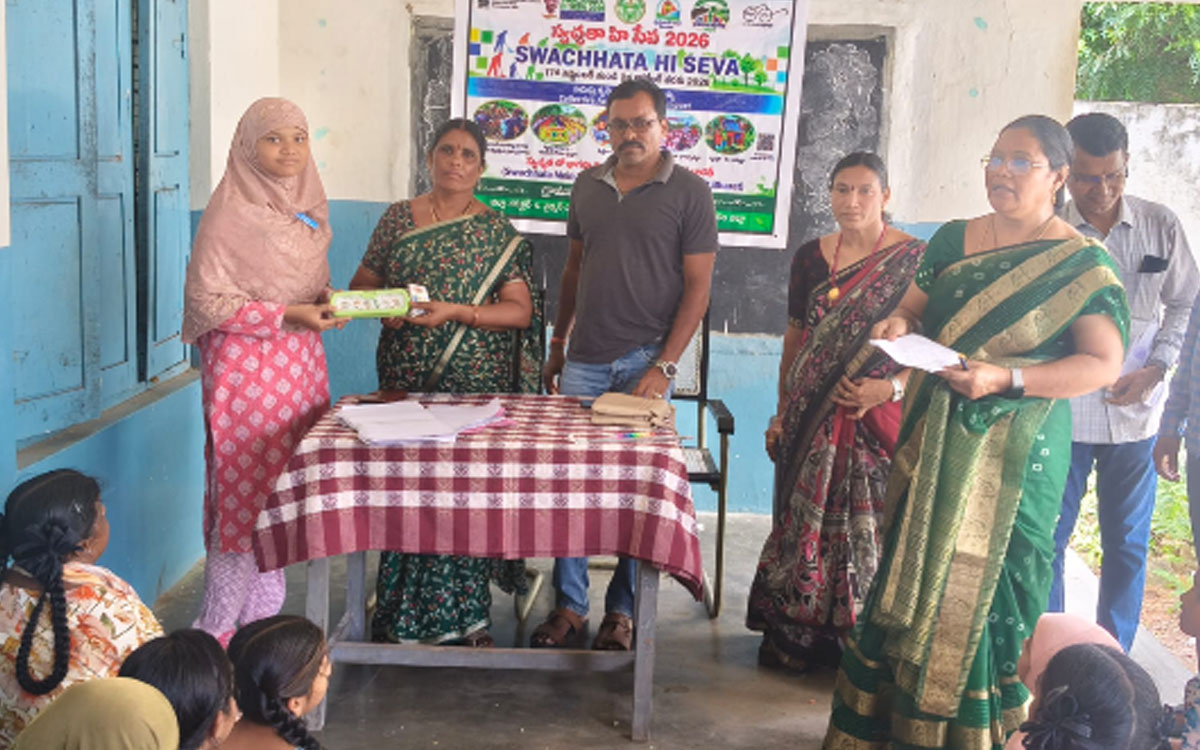 'విద్యలో రాణించేలా తల్లిదండ్రులు పిల్లలను ప్రోత్సహించాలి'