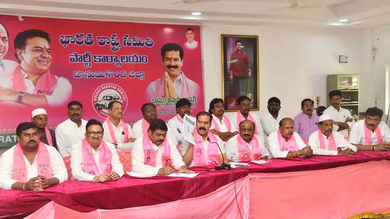 కాంగ్రెస్ 420 హామీలు, 6 గ్యారంటీలతో ప్రజలను మోసం చేసింది : దాస్యం వినయ్‌ భాస్కర్