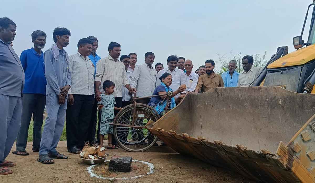 Odela | ఓదెలలో బతుకమ్మ ఘాట్ నిర్మాణానికి భూమి పూజ