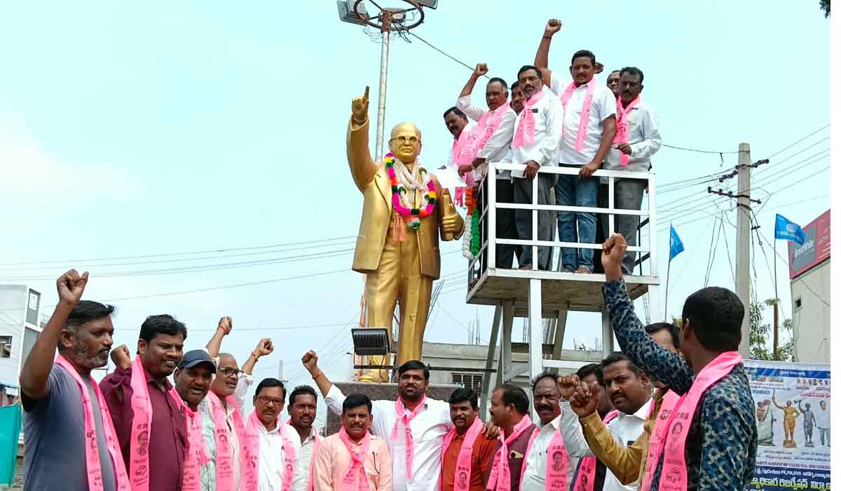 Kamanpur | ఇందిరమ్మ ఇళ్ల మంజూరులో అక్రమాలపై విచారణ చేపట్టాలి.. కమాన్‌పూర్‌ బీఆర్ఎస్ నాయకుల డిమాండ్