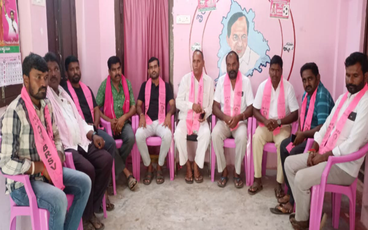 ‘బీఆర్ఎస్ ఎమ్మెల్యేలపై సస్పెన్షన్ ఎత్తివేయాలి’