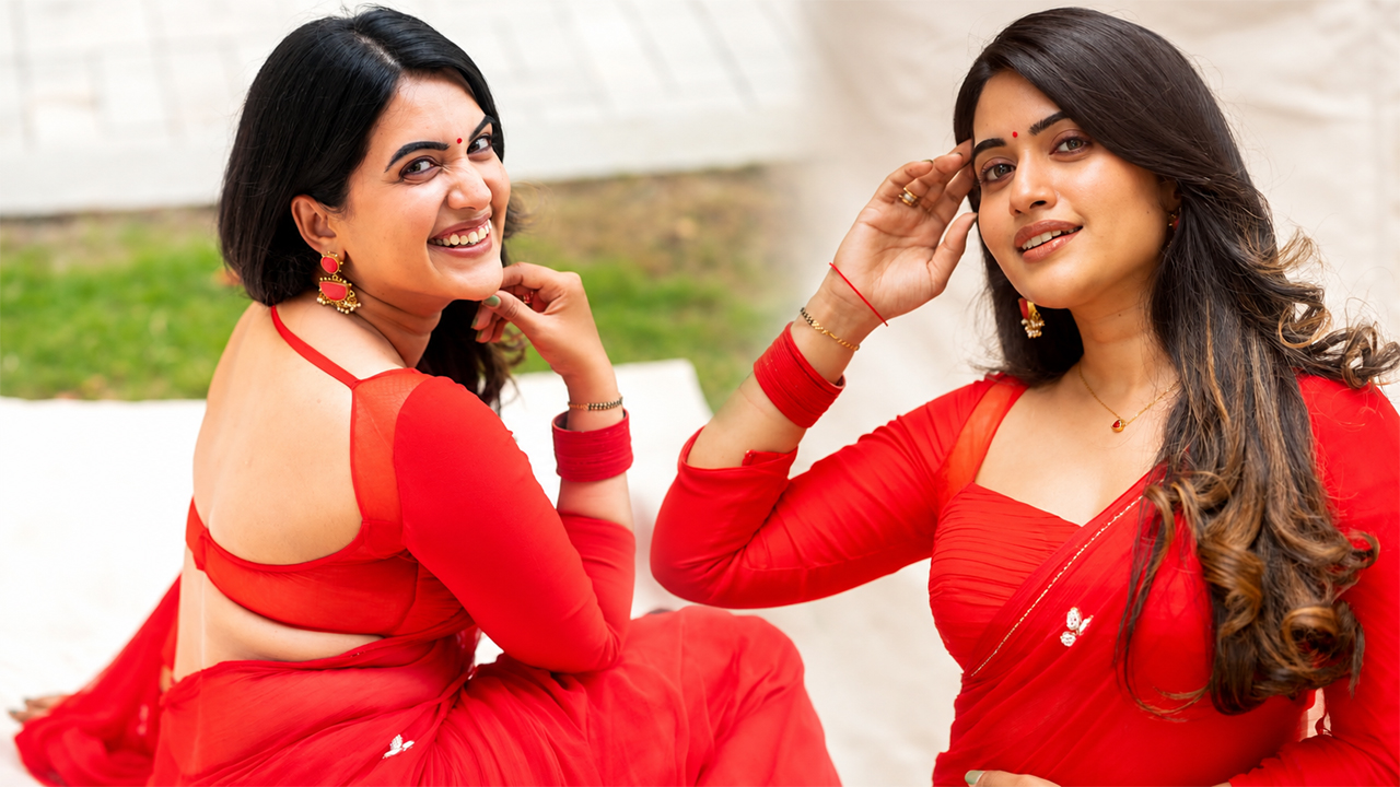 ఎర్ర చీరలో స్రవంతి చొక్కారపు.. ఒక్క నవ్వుతోనే ఫొటోలకు కొత్త కళ!