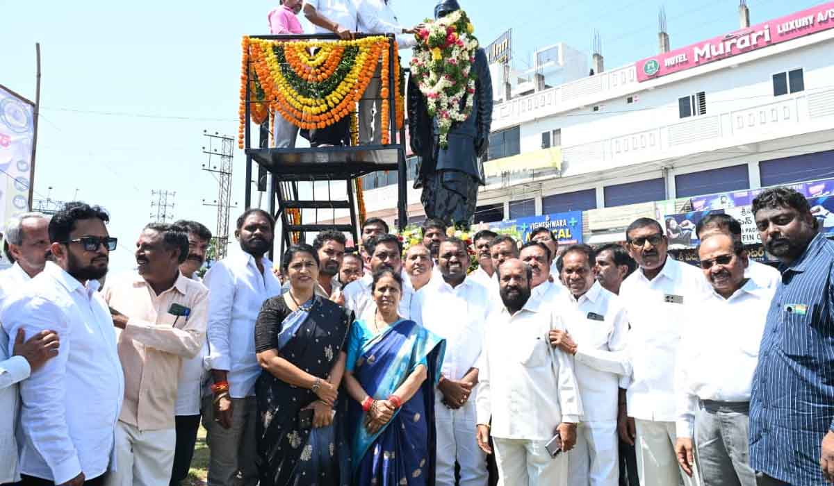 Konda Laxman Bapuji | ఆచార్య కొండా లక్ష్మణ్ బాపూజీ నేటి తరానికి ఆదర్శం.. కరీంనగర్‌ మేయర్ కోలగాని శ్రీనివాస్