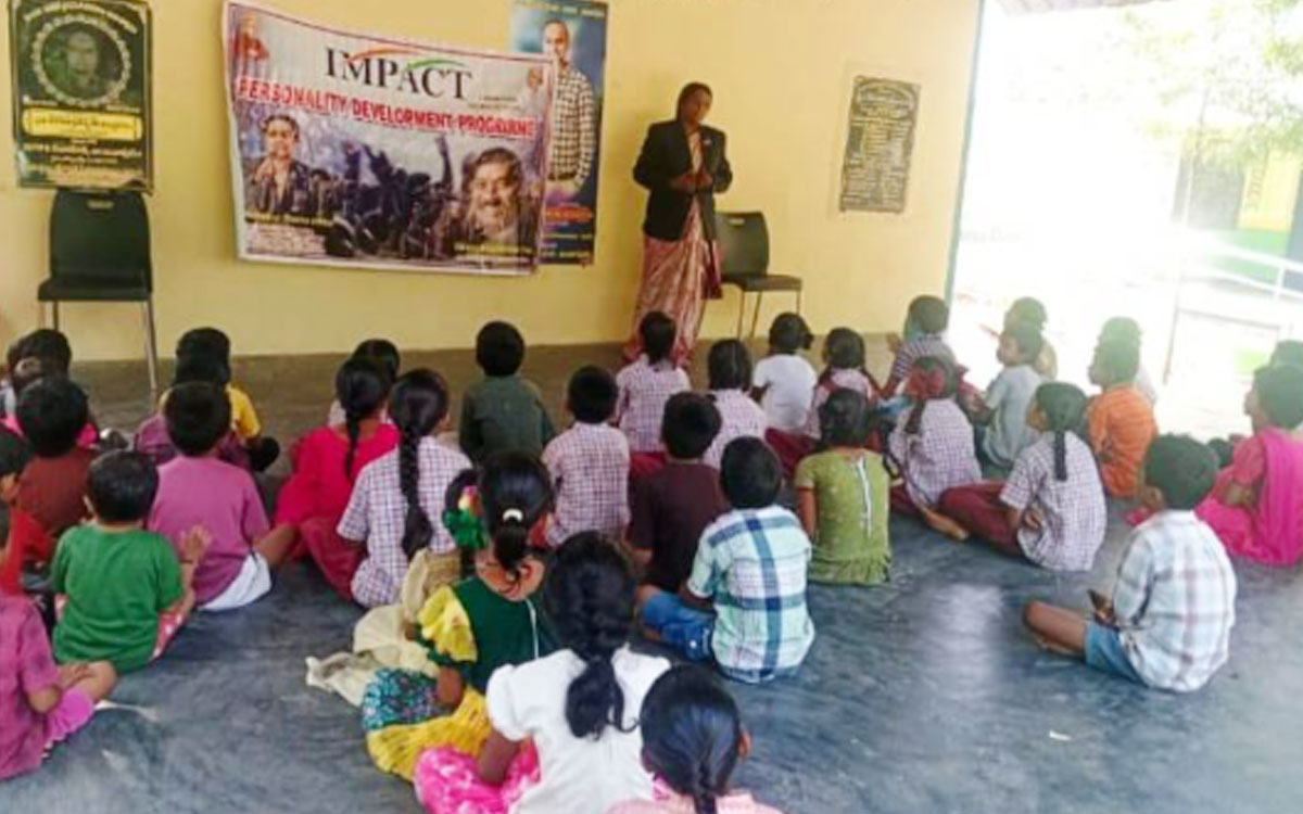 విద్యార్థులకు సత్ప్రవర్తన, భవిష్యత్ లక్ష్యంపై అవగాహన